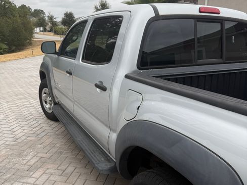 Used 2011 Toyota Tacoma PreRunner w/ Convenience Pkg image 9