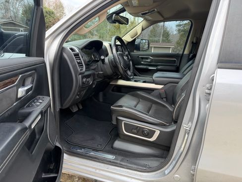 Used 2019 RAM 1500 Laramie RWD image 8