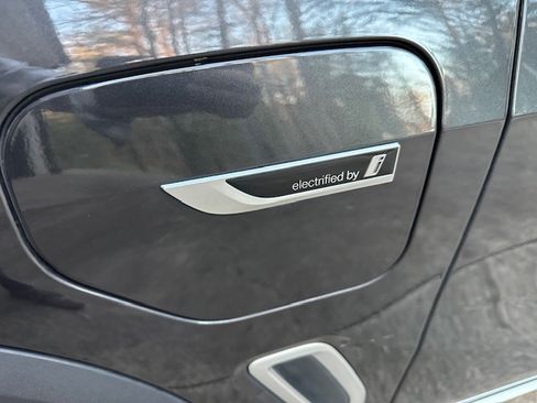 Used 2023 BMW X5 xDrive45e w/ Executive Package image 21