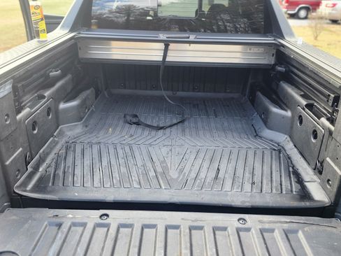 Used 2022 Hyundai Santa Cruz SEL Premium image 16