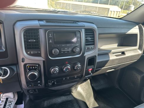 Used 2018 RAM 1500 Tradesman AWD/4WD image 9
