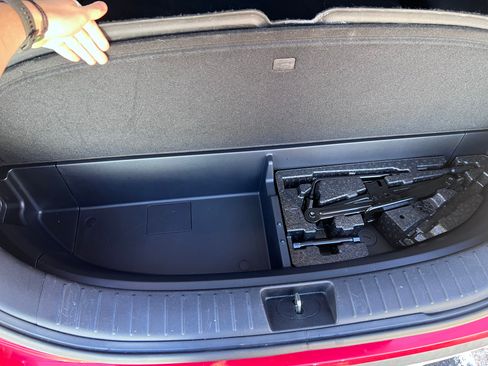 Used 2020 Hyundai Santa Fe SEL w/ Convenience Package image 16