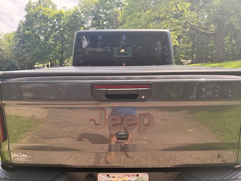 Used 2021 Jeep Gladiator Mojave AWD/4WD image 12