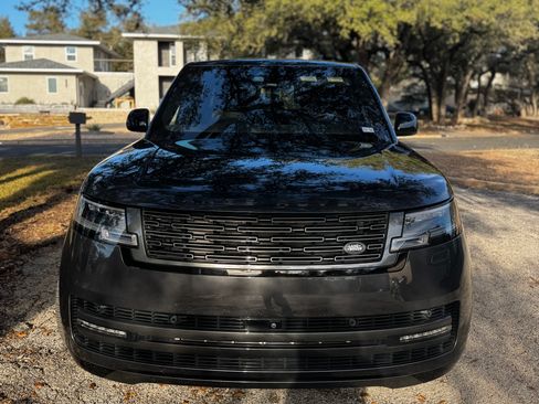 Used 2023 Land Rover Range Rover SE image 4