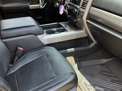 Used 2017 Ford F250 Lariat w/ Chrome Package AWD/4WD image 11