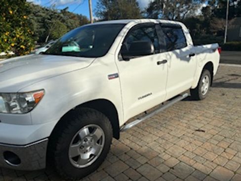 Used 2011 Toyota Tundra SR5 image 2