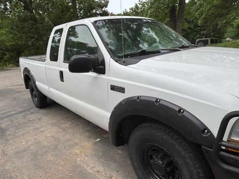 Used 2003 Ford F250 XL RWD image 19