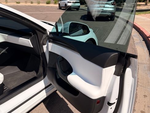 Used 2024 Tesla Model S Plaid image 19