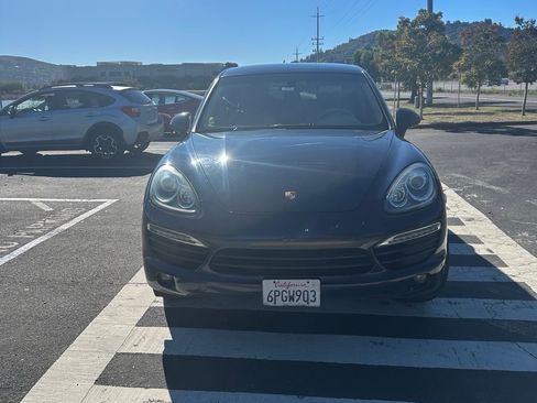 Used 2011 Porsche Cayenne image 2