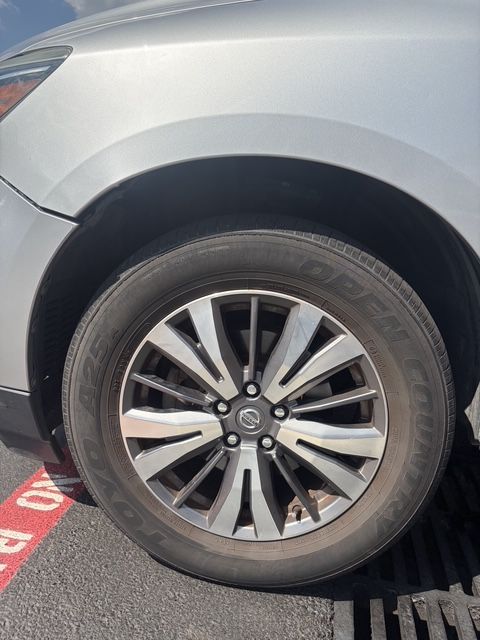 Used 2017 Nissan Pathfinder SV FWD image 23