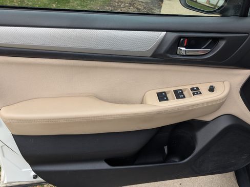 Used 2018 Subaru Outback 2.5i Premium image 13