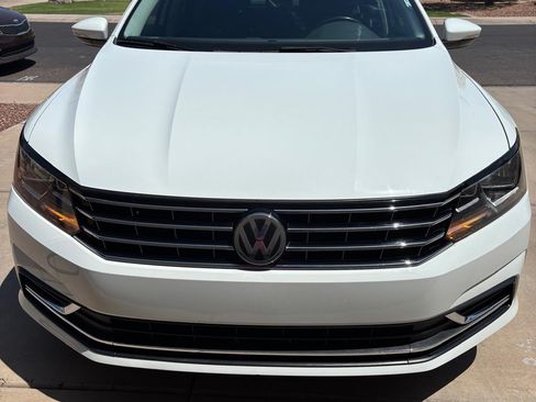 Used 2019 Volkswagen Passat 2.0T Wolfsburg w/ Wheels & Sunroof Package FWD image 2