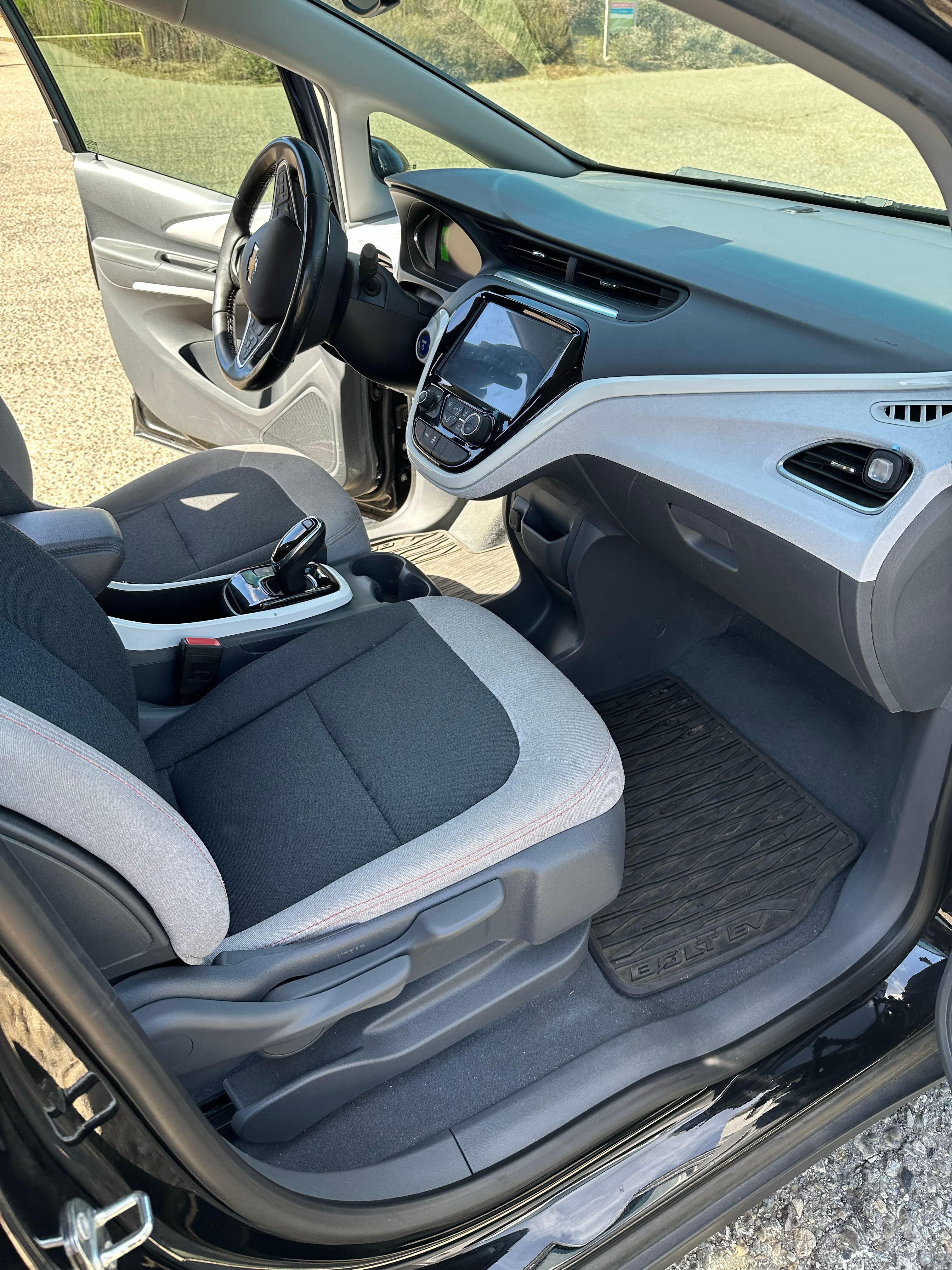 Used 2019 Chevrolet Bolt LT FWD image 20