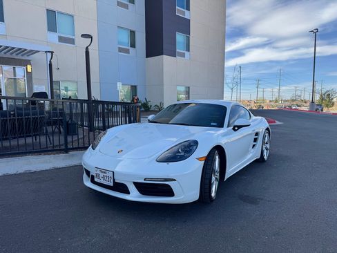 Used 2025 Porsche 718 Cayman image 1