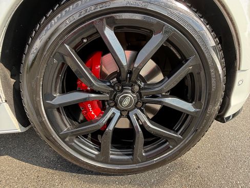 Used 2020 Land Rover Range Rover Sport SVR AWD/4WD image 13