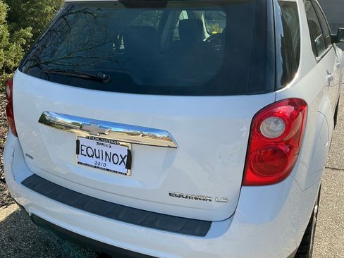 Used 2010 Chevrolet Equinox LS image 6