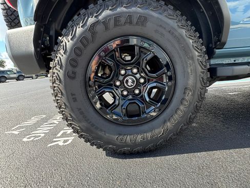 Used 2023 Ford Bronco Wildtrak image 18