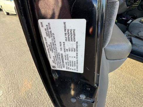 Used 1998 Chevrolet S10 Pickup LS w/ Preferred Equipment Group image 17