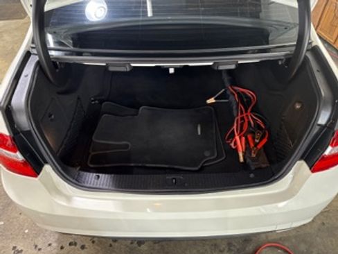 Used 2011 Mercedes-Benz E 350 4MATIC Sedan image 16