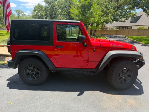 Used 2016 Jeep Wrangler Sport AWD/4WD image 4