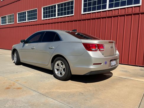 Used 2015 Chevrolet Malibu LS FWD image 4