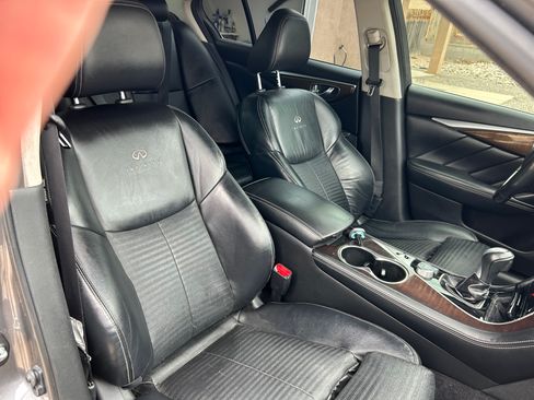 Used 2014 INFINITI Q50 w/ Deluxe Touring Package RWD image 14