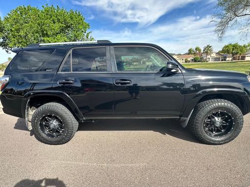 Used 2019 Toyota 4Runner SR5 image 2