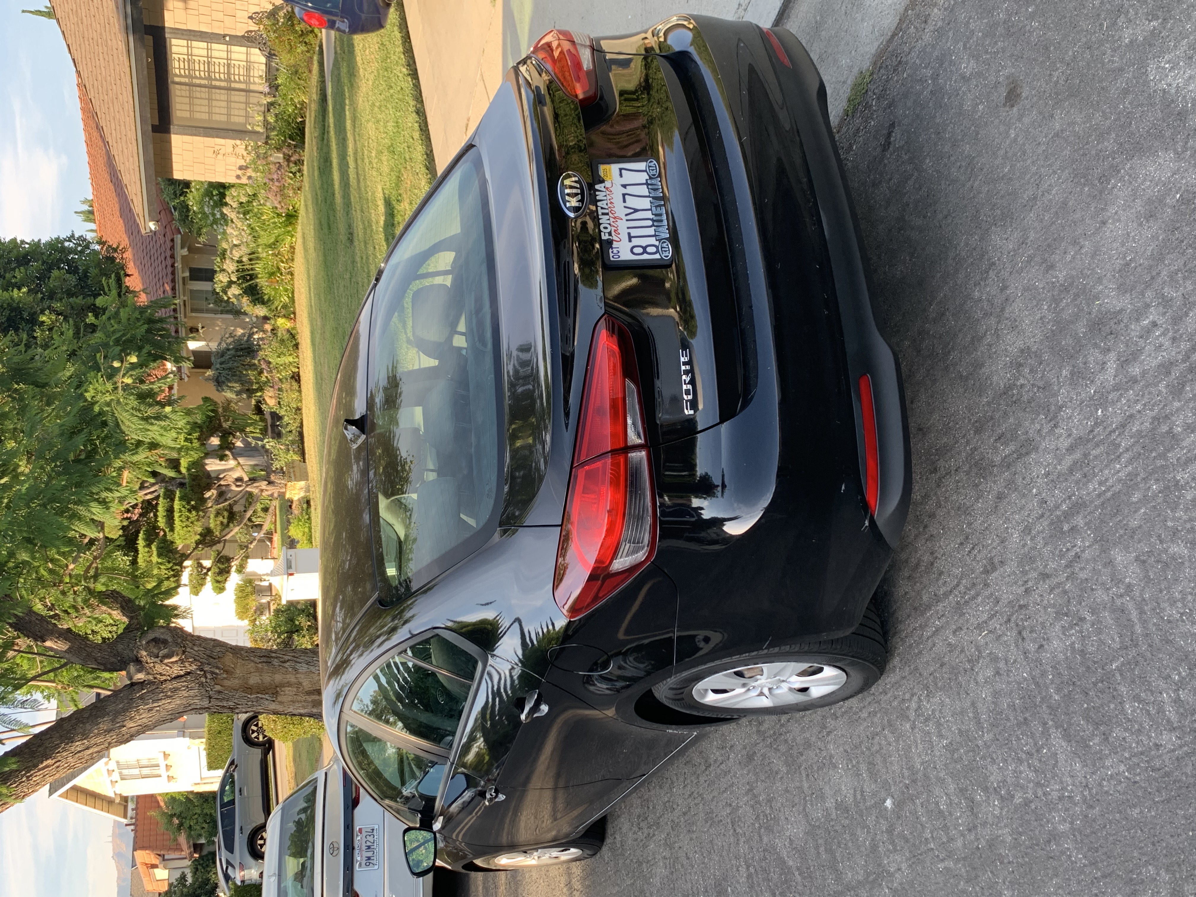 Used 2017 Kia Forte LX FWD image 4
