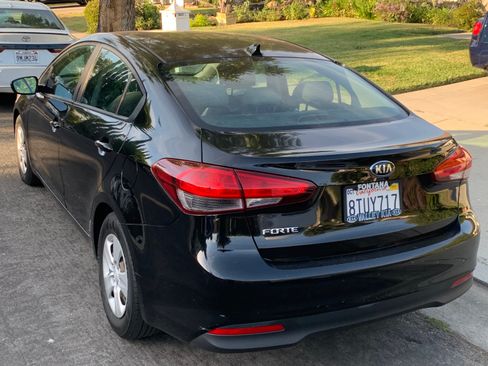 Used 2017 Kia Forte LX image 4