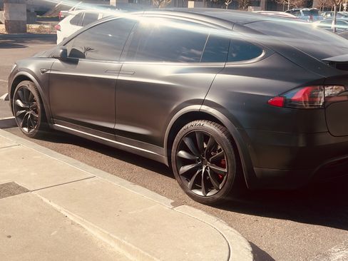 Used 2018 Tesla Model X 75D image 1