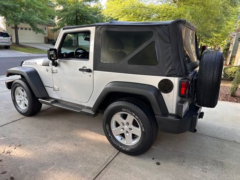 Used 2012 Jeep Wrangler Sport AWD/4WD image 11