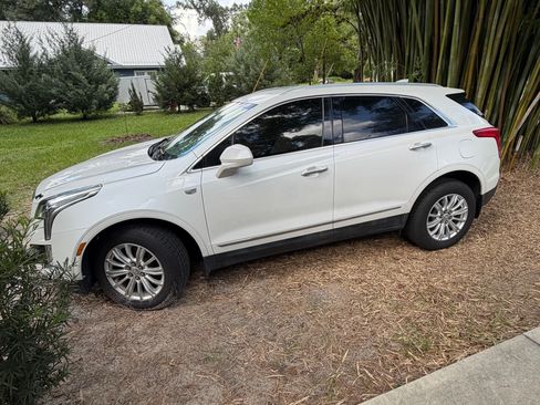 Used 2019 Cadillac XT5 FWD image 2