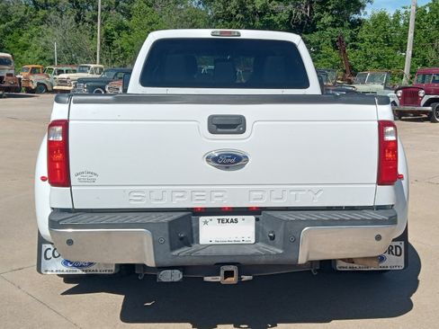 Used 2016 Ford F350 XLT w/ XLT Premium Package image 11