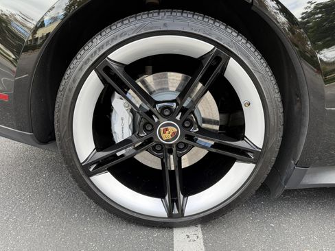 Used 2022 Porsche Taycan 4S image 25