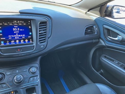 Used 2015 Chrysler 200 S w/ Navigation & Sound Group I image 10