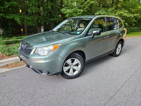 Used 2015 Subaru Forester 2.5i AWD/4WD image 1
