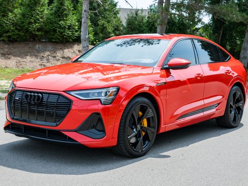 Used 2022 Audi e-tron Prestige w/ Prestige Package AWD/4WD image 1
