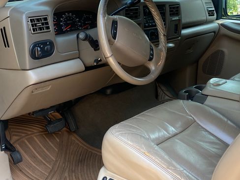 Used 2000 Ford Excursion XLT image 8