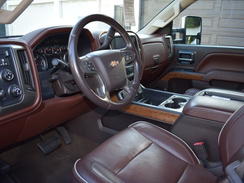 Used 2015 Chevrolet Silverado 2500 High Country w/ Duramax Plus Package AWD/4WD image 6