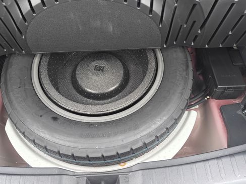 Used 2022 Toyota RAV4 SE w/ Weather & Moonroof Package image 9