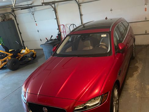 Used 2020 Jaguar XF Prestige AWD/4WD image 10