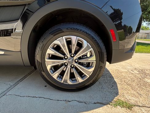 Used 2025 Buick Envision Preferred AWD/4WD image 6