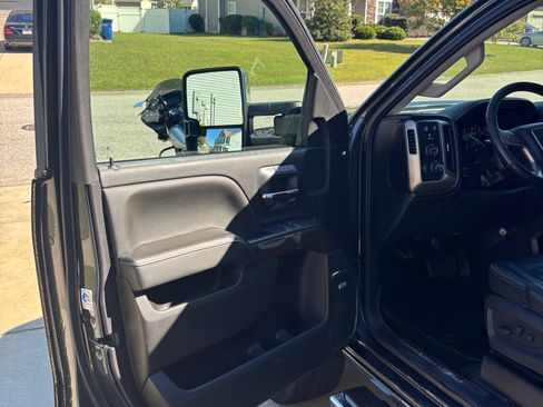 Used 2017 GMC Sierra 3500 Denali w/ Duramax Plus Package image 11