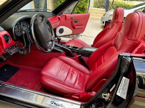 Used 1993 MAZDA MX-5 Miata Limited Edition RWD image 6