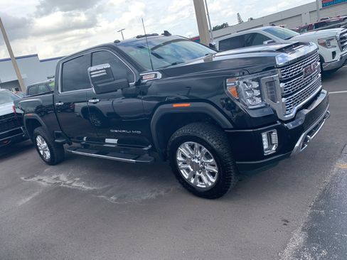 Used 2020 GMC Sierra 2500 Denali w/ Denali Ultimate Package AWD/4WD image 9