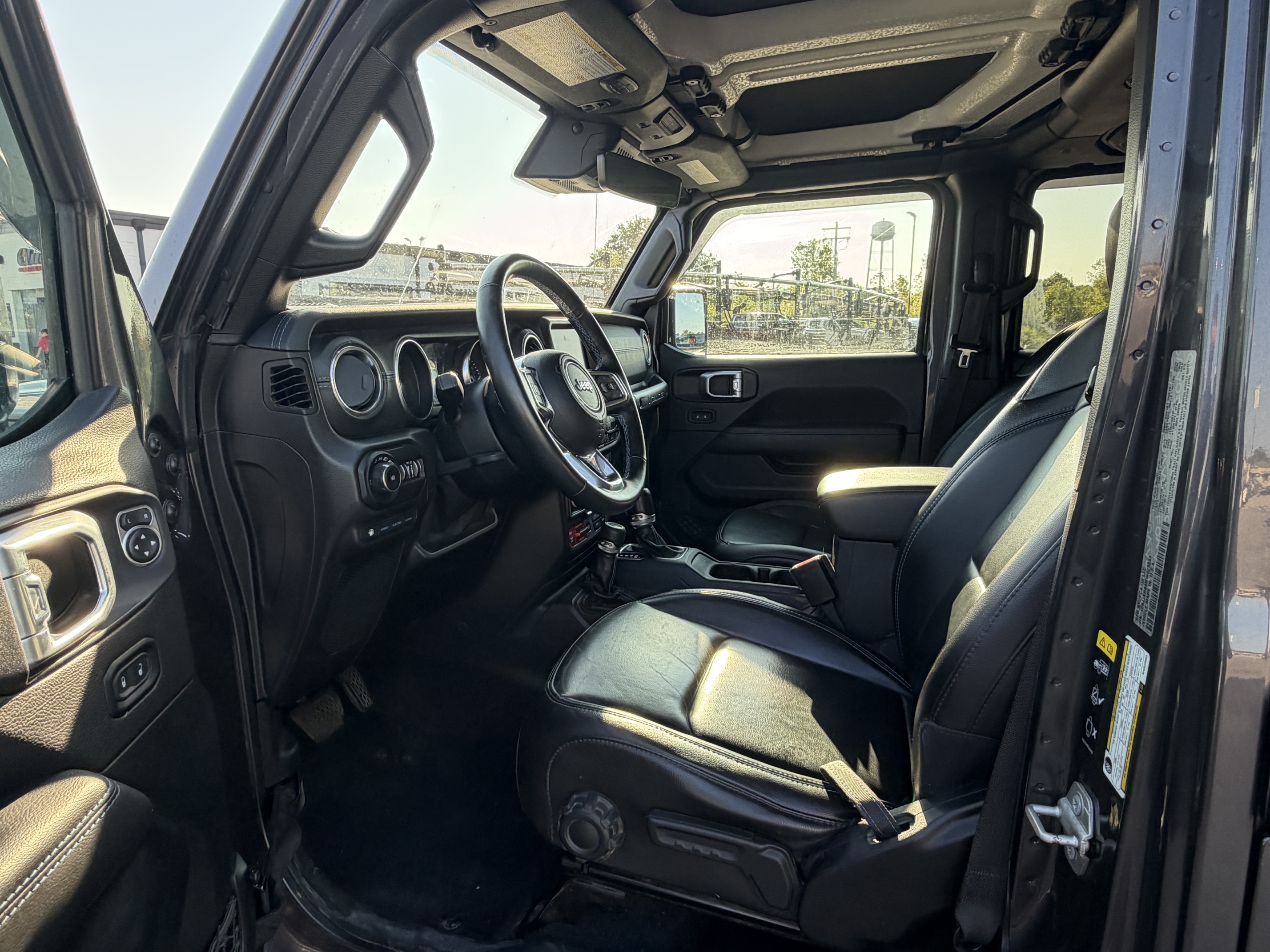 Used 2021 Jeep Wrangler Unlimited Rubicon 4xe w/ Cold Weather Group AWD/4WD image 11