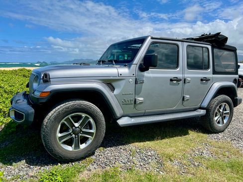 Used 2018 Jeep Wrangler Unlimited Sahara image 12
