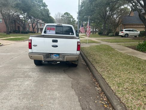 Used 2011 Ford F250 King Ranch w/ FX4 Off Road Pkg image 16