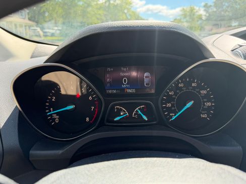 Used 2017 Ford Escape SE FWD image 10
