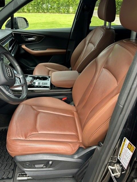 Used 2021 Audi Q7 3.0T Premium Plus w/ Premium Plus Package AWD/4WD image 9